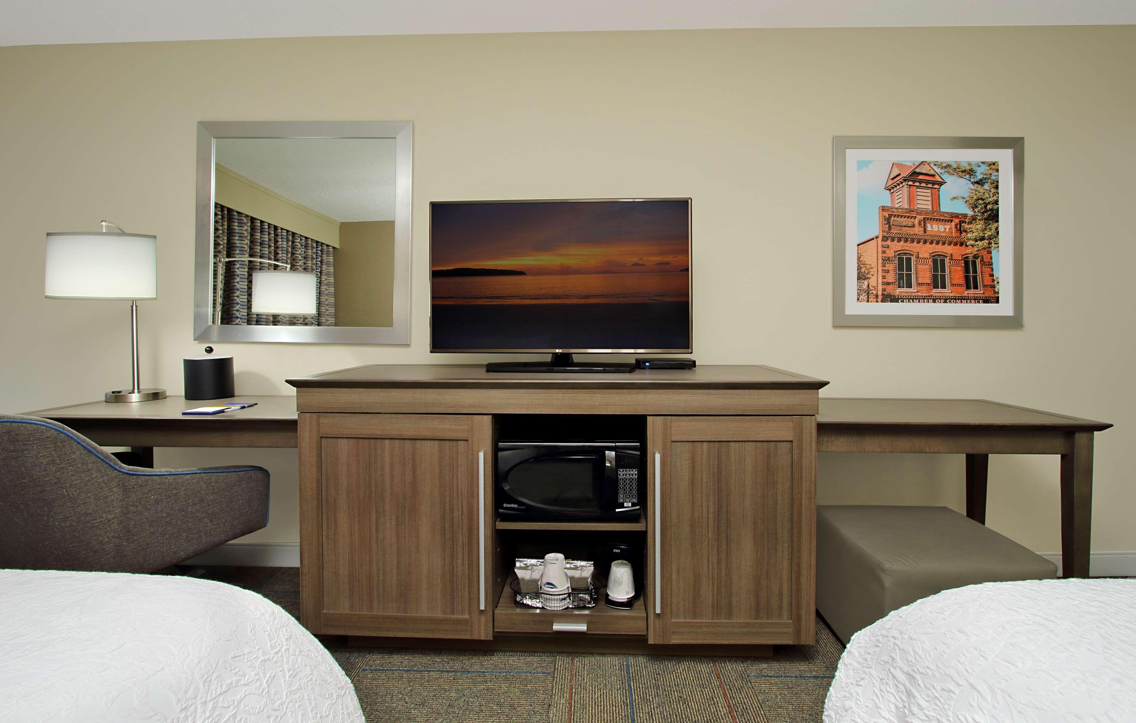 Hampton Inn Madison Exteriör bild